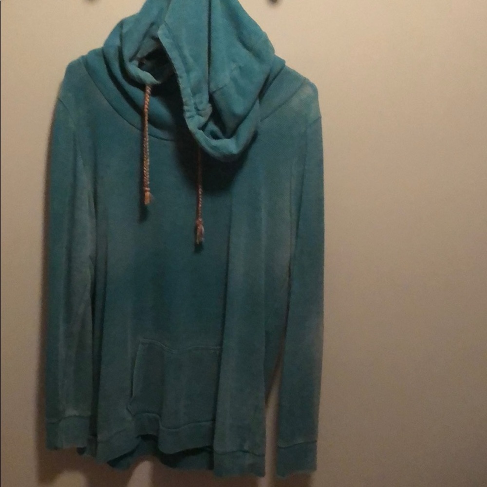 Long sleeve hooded shirt